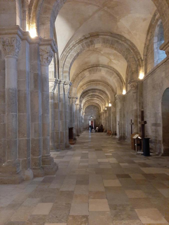 Appartement 48M2 Pour 6 Personnes Au Centre Ville Historique Avec Parking Gratuit Et Une Borne De Recharge Pour Voiture A 10 Metres Avallon Exteriér fotografie